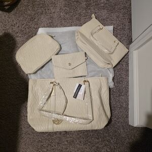 Mia K Cream Tote Bag Set
